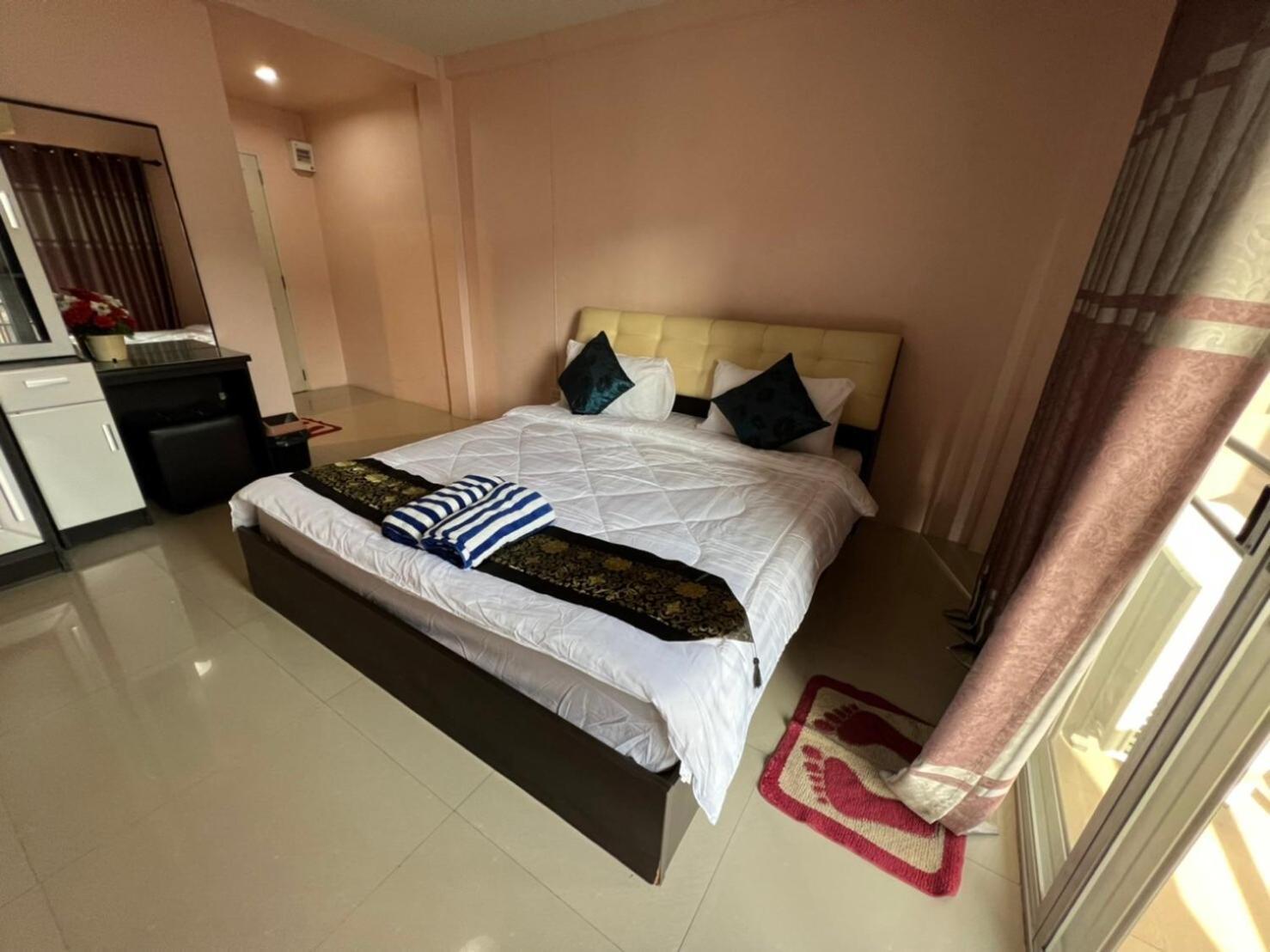 Kjs Pattaya Hotel Ngoại thất bức ảnh
