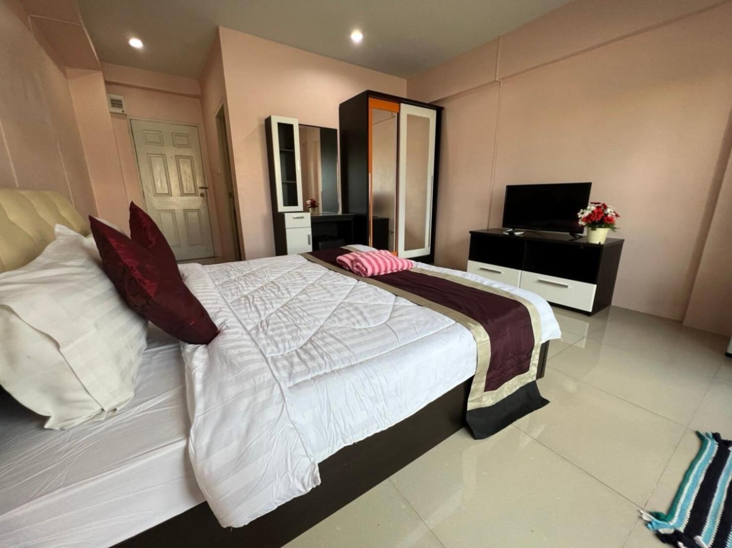 Kjs Pattaya Hotel Ngoại thất bức ảnh